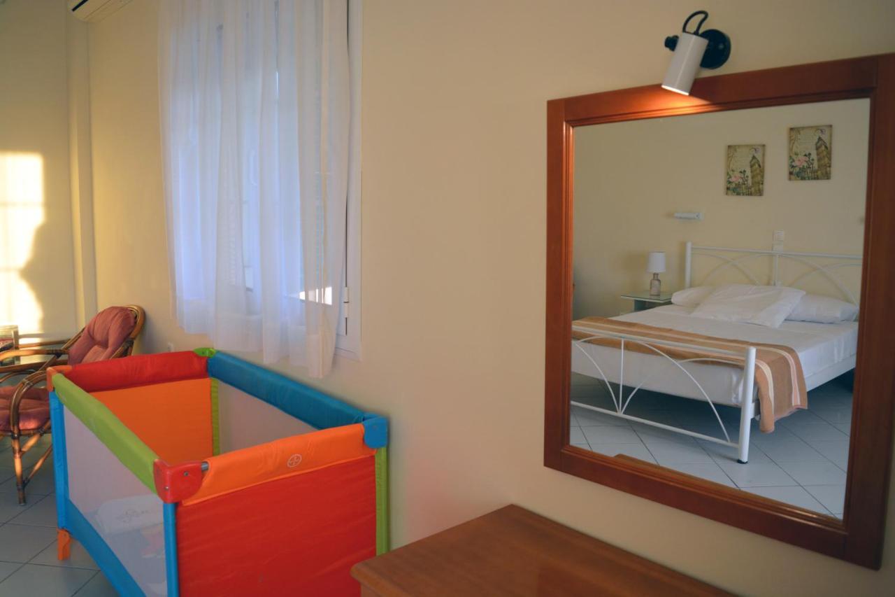 Papadatos Apts With Amazing View - 5Mins From The Beach Kontogialos Buitenkant foto