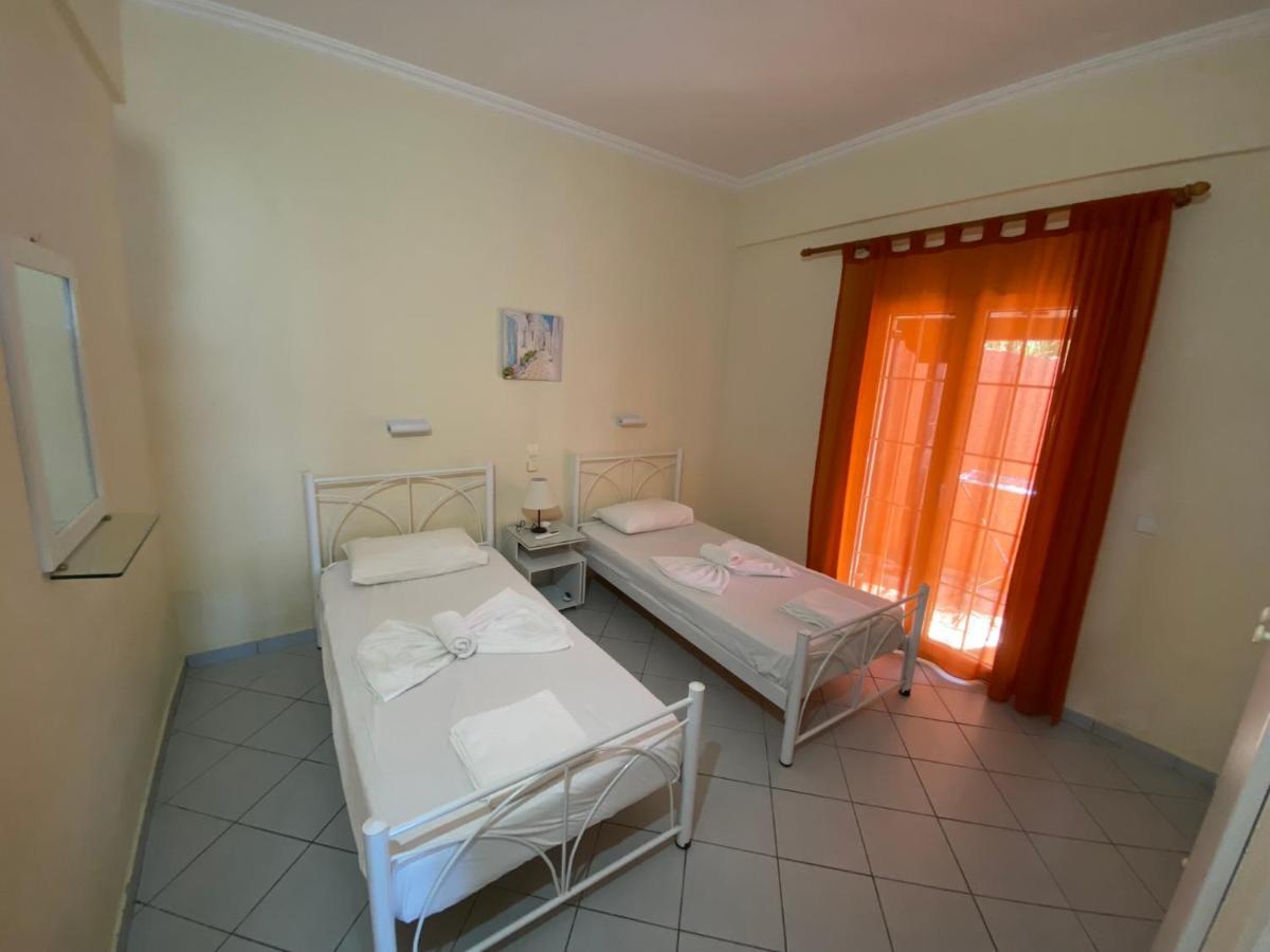 Papadatos Apts With Amazing View - 5Mins From The Beach Kontogialos Buitenkant foto
