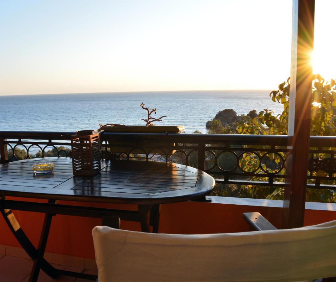 Papadatos Apts With Amazing View - 5Mins From The Beach Kontogialos Buitenkant foto