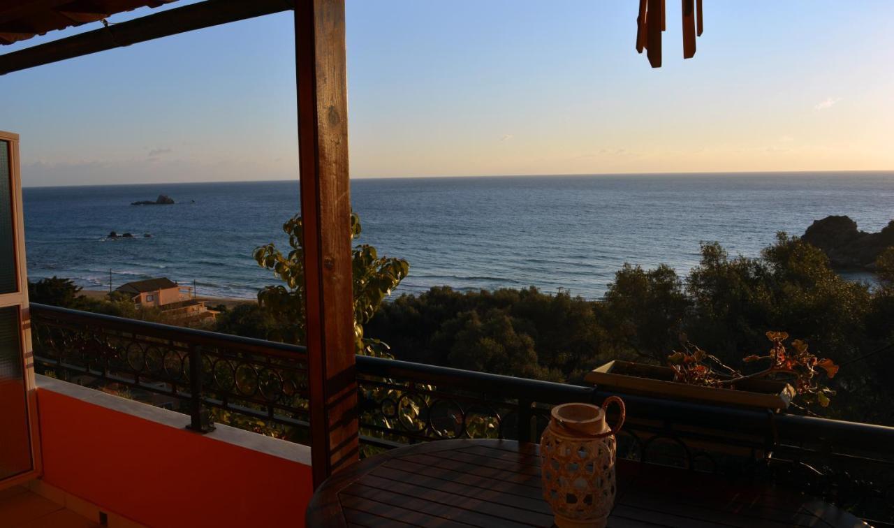 Papadatos Apts With Amazing View - 5Mins From The Beach Kontogialos Buitenkant foto