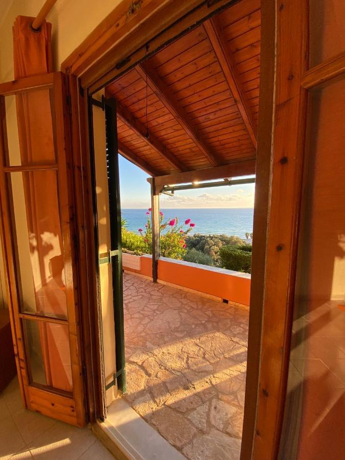 Papadatos Apts With Amazing View - 5Mins From The Beach Kontogialos Buitenkant foto