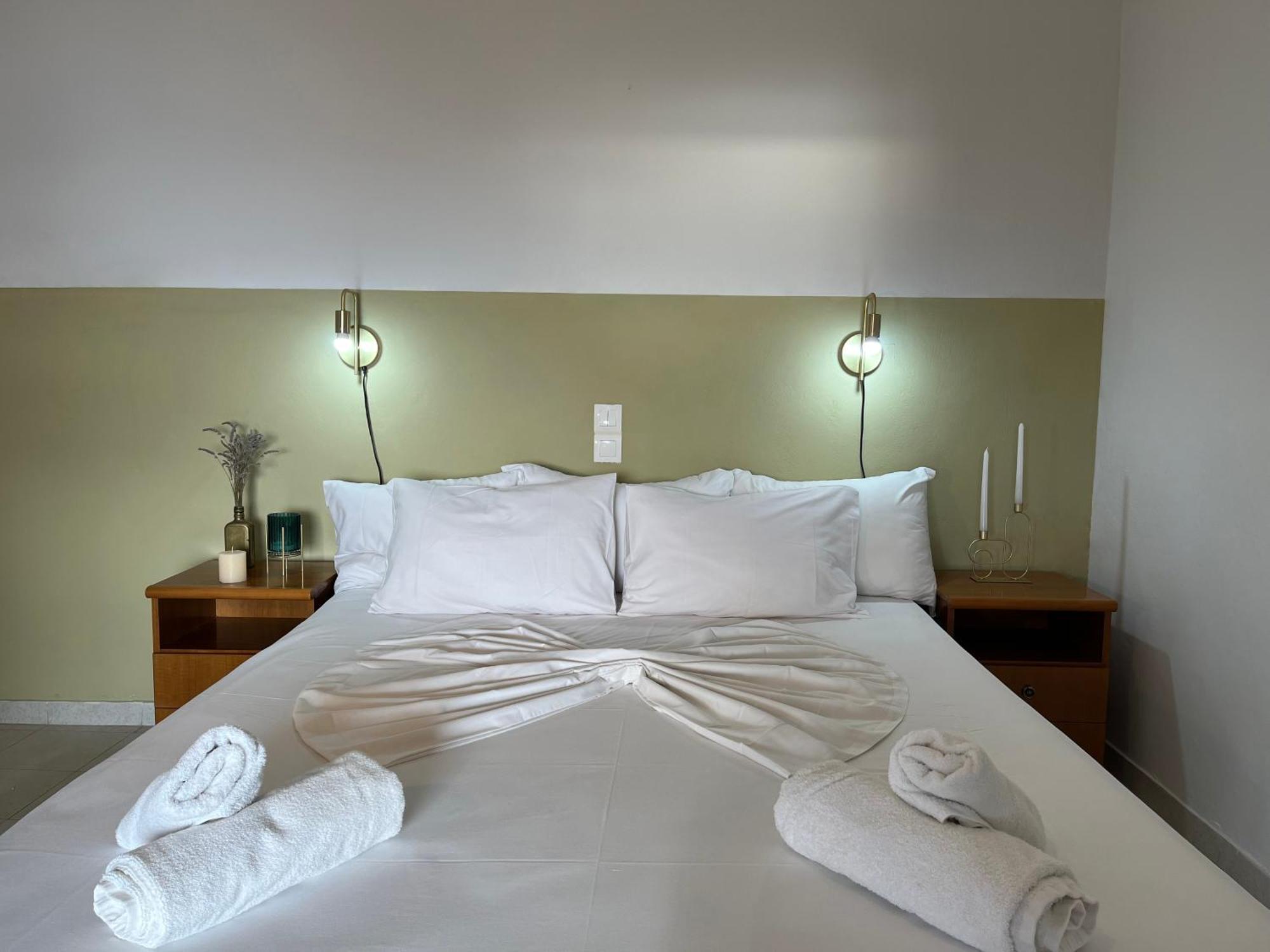 Papadatos Apts With Amazing View - 5Mins From The Beach Kontogialos Buitenkant foto